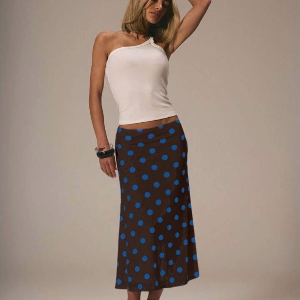 NWOT/Brown and Blue Polka Dot Women's Skirt it has an elastic waistband size Med